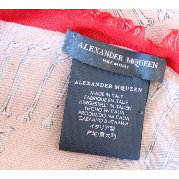 Alexander McQueen Unisex 138x138 Beige Red Skull Charm Bracelet Silk Modal Scarf - Picture 3 of 7
